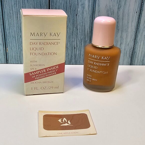 Mary Kay Day Radiance Liquid Foundation - Mocha Bronze #5858 - NIB Old Stock - Picture 1 of 8
